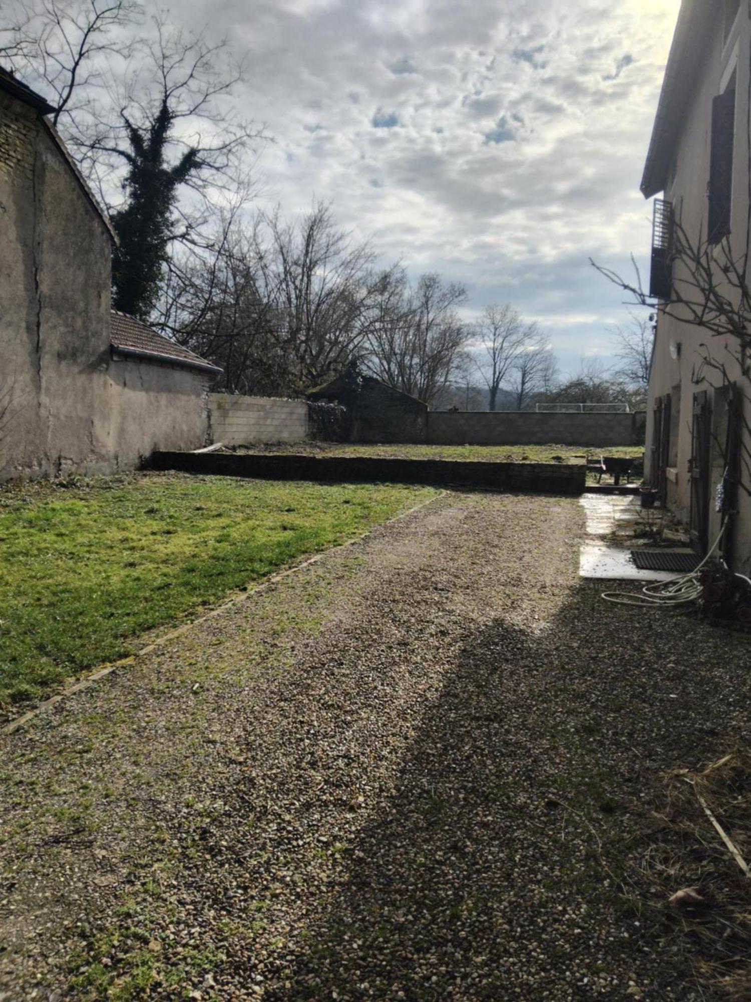 L'Univers, Vous Et Nous Pouilly-sur-Vingeanne Exterior photo